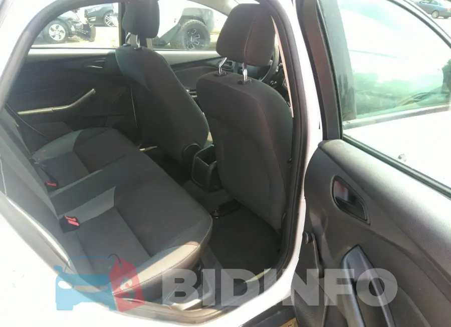 1FADP3E21EL388912 Photo# 8