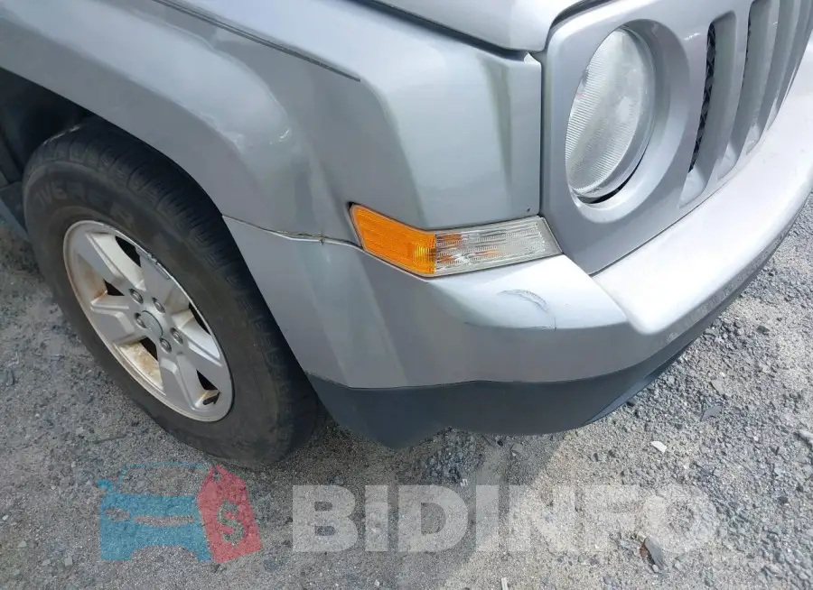 1C4NJPBB9ED886944 Photo# 6