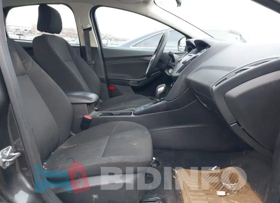 1FADP3F2XHL244018 Photo# 5