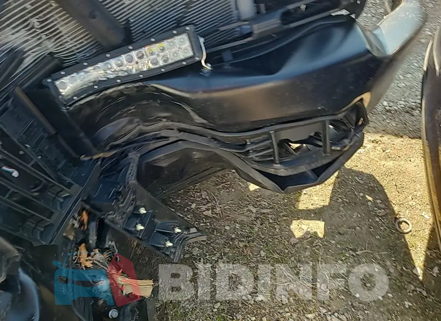 1GC2YLE78NF181796 Photo# 2
