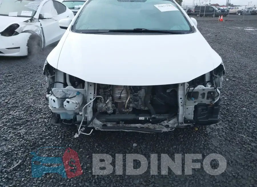 19XFB2F57EE201217 Photo# 6