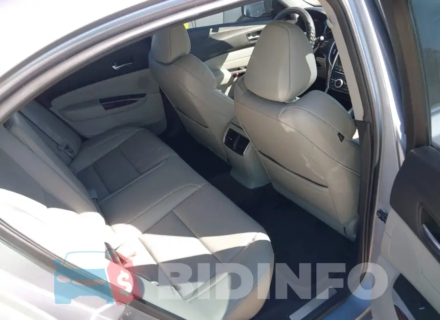 19UUB2F57FA016775 Photo# 8