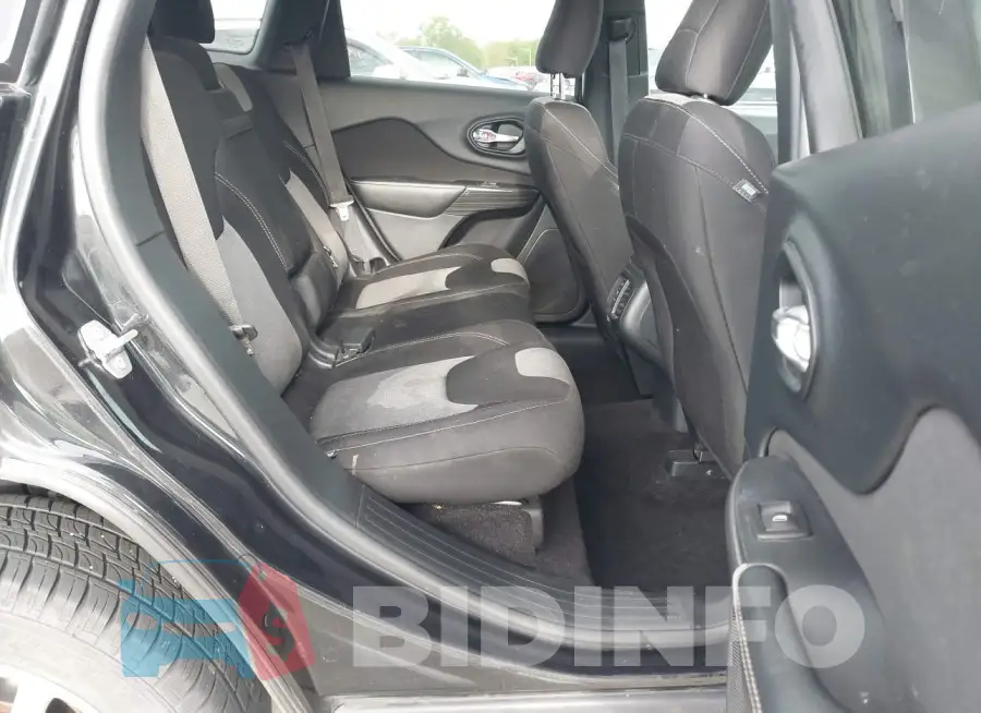 1C4PJLAB7GW172014 Photo# 8