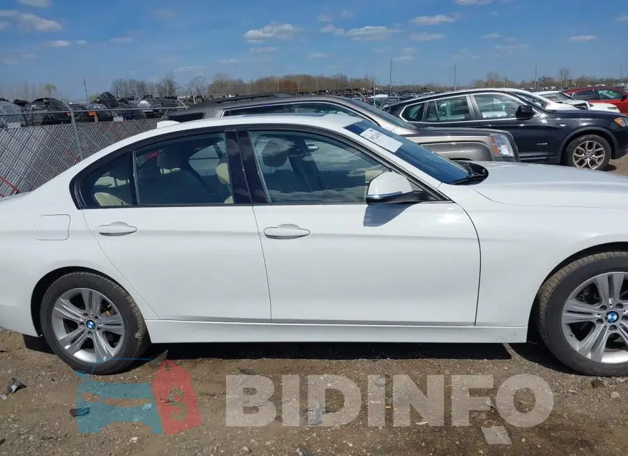 WBA8E3G55GNT75383 Photo# 13