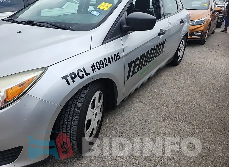 1FADP3E27GL322366 Photo# 8