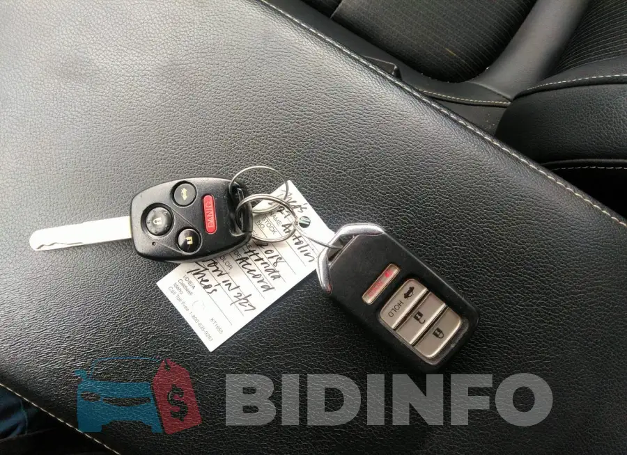 1HGCV1F32JA063586 Photo# 11