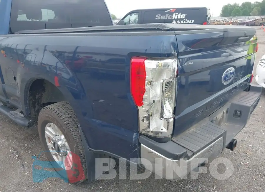 1FT7X2A68JEB33988 Photo# 19