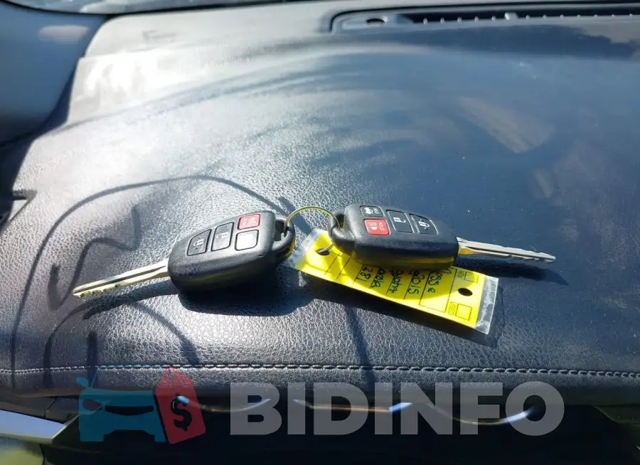 2T1BURHE7FC401898 Photo# 11