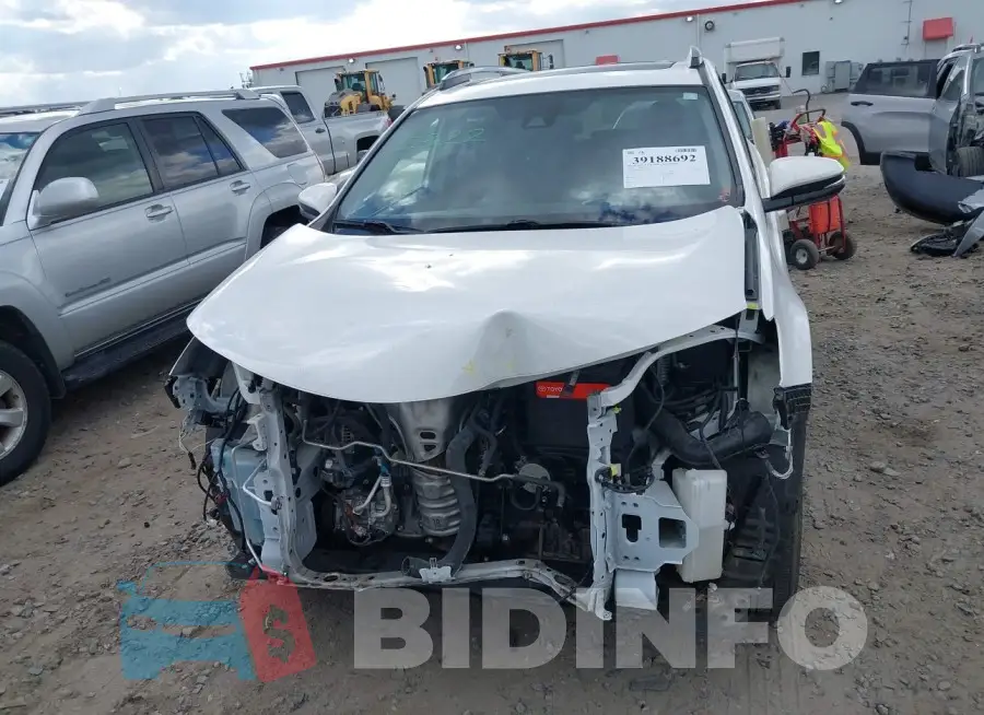 JTMWFREV8JD111925 Photo# 13