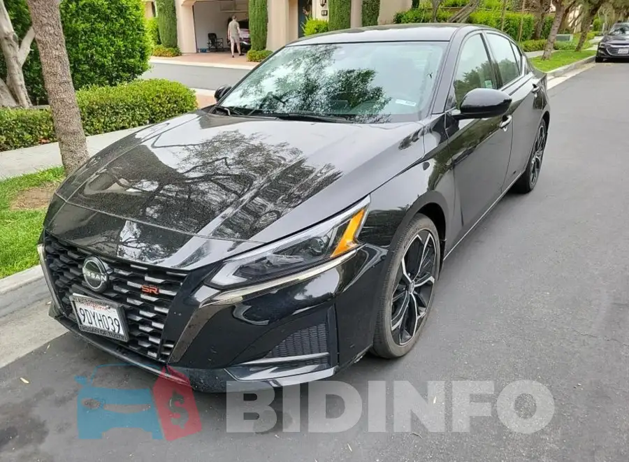 1N4BL4CV5PN329942 Photo# 2