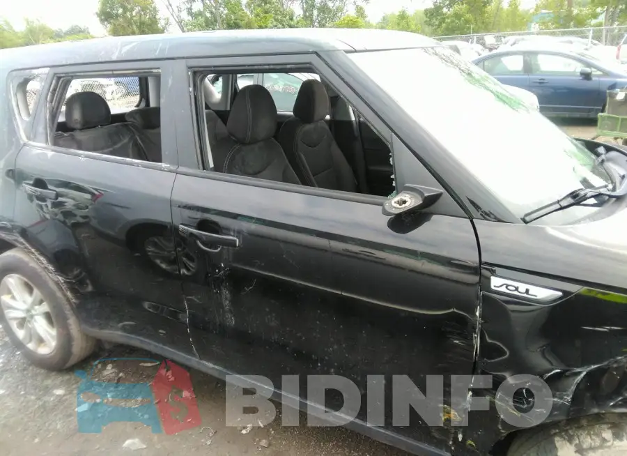 KNDJN2A26J7591932 Photo# 13