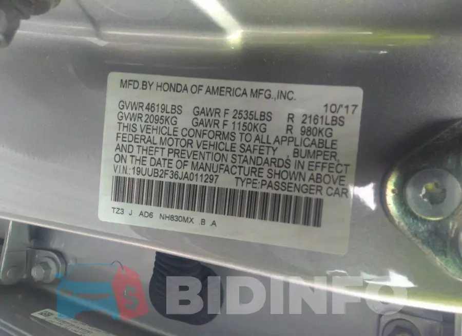 19UUB2F36JA011297 Photo# 9