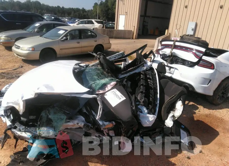 2C3CDXGJ2PH589054 Photo# 6
