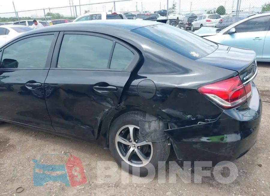 19XFB2F77FE056618 Photo# 6