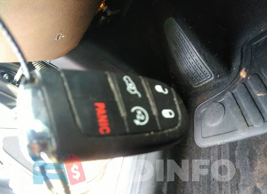3C4NJDCB3HT672883 Photo# 11