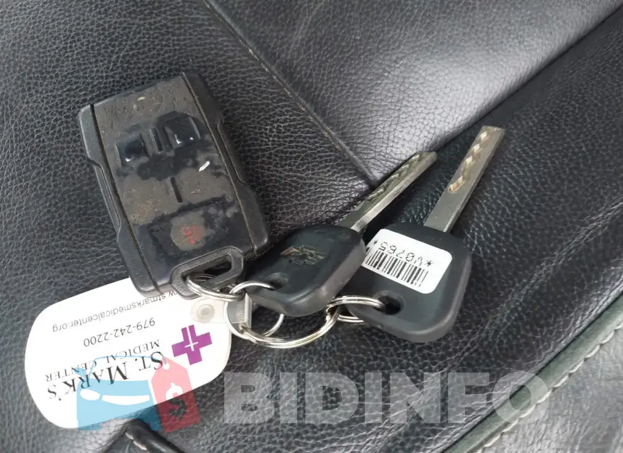 1GNSCBKC7GR385797 Photo# 11