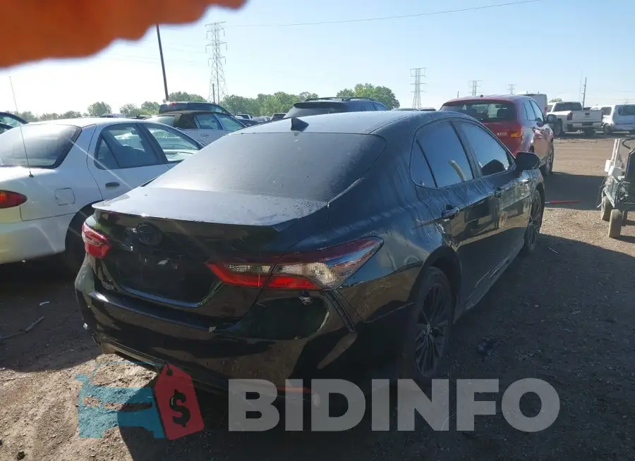 4T1T31AK1NU043610 Photo# 4