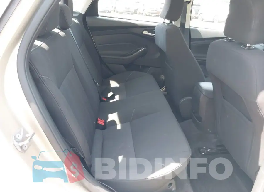 1FADP3F22HL302607 Photo# 8