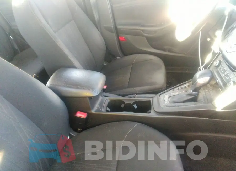 1FADP3F22JL318649 Photo# 5