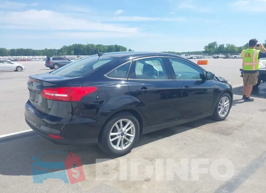 1FADP3F29JL227393 Photo# 4