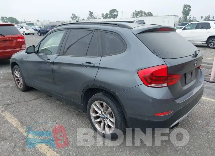 WBAVM1C53FV317755 Photo# 3