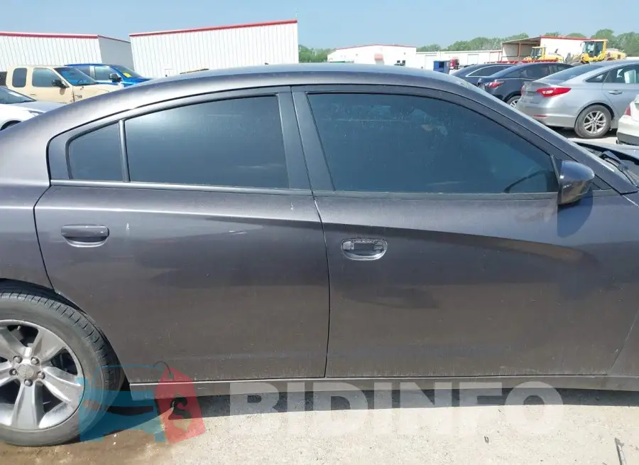 2C3CDXHG4HH553578 Photo# 13