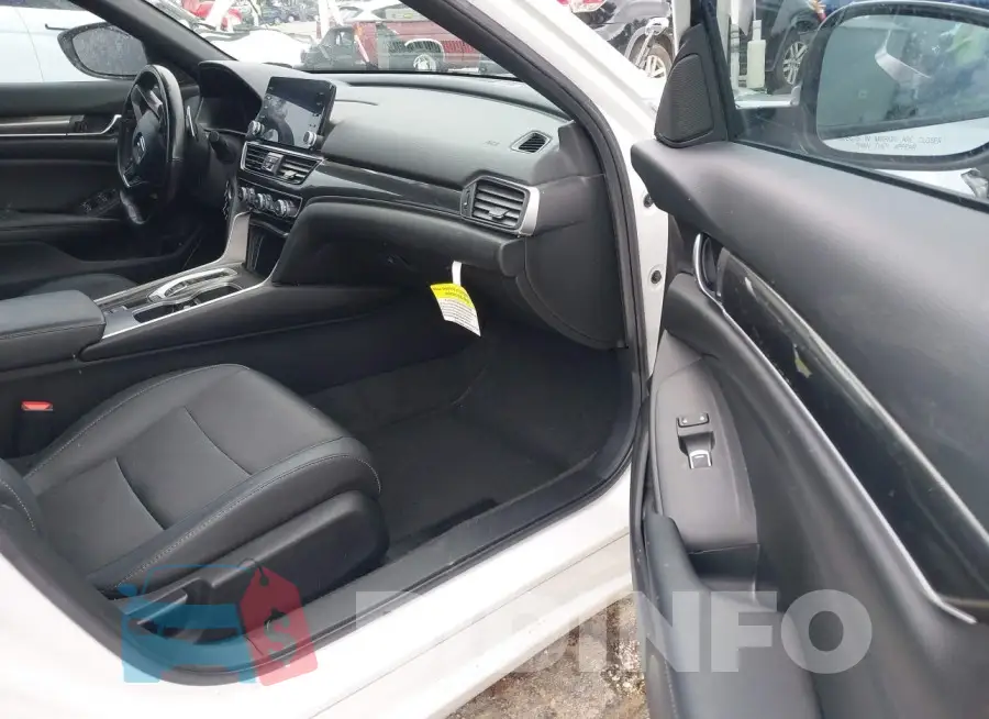 1HGCV2F30MA016812 Photo# 5