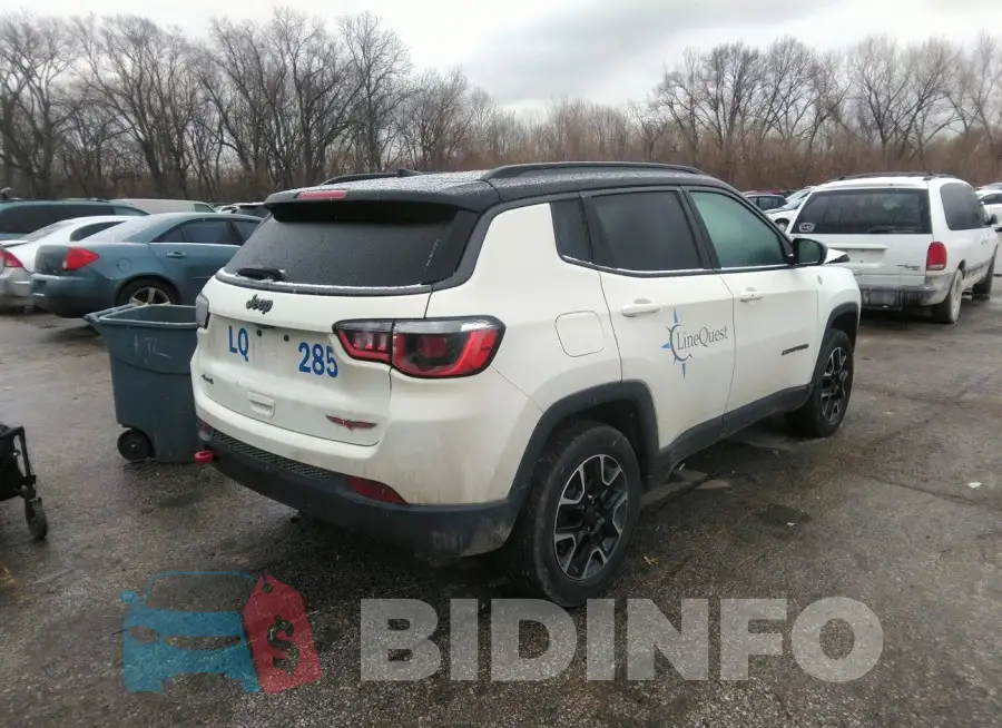 3C4NJDDB0LT177564 Photo# 4