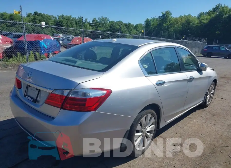 1HGCR2F83FA168747 Photo# 4