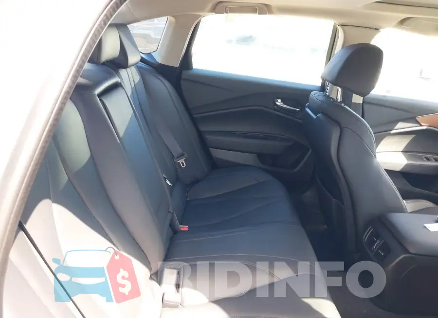 19UUB6F33MA002472 Photo# 8