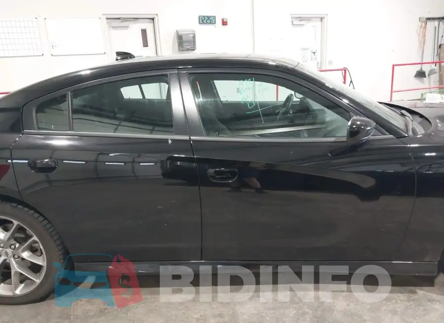 2C3CDXHG3PH603384 Photo# 13
