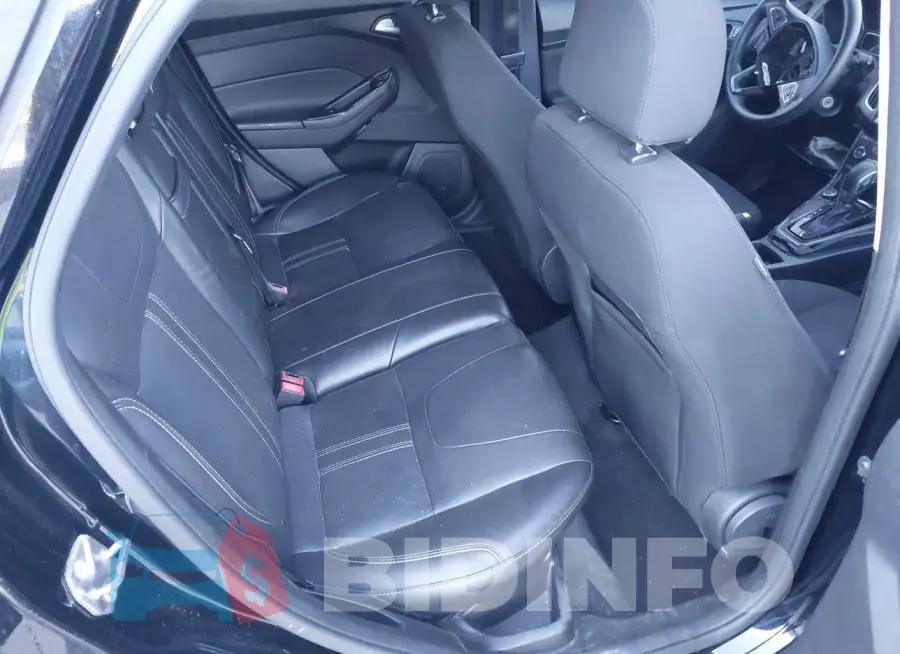 1FADP3M24HL225502 Photo# 8