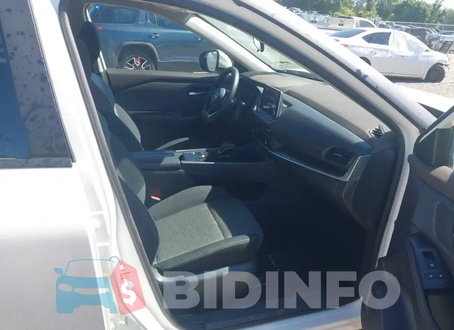 5N1BT3BA4PC789216 Photo# 5