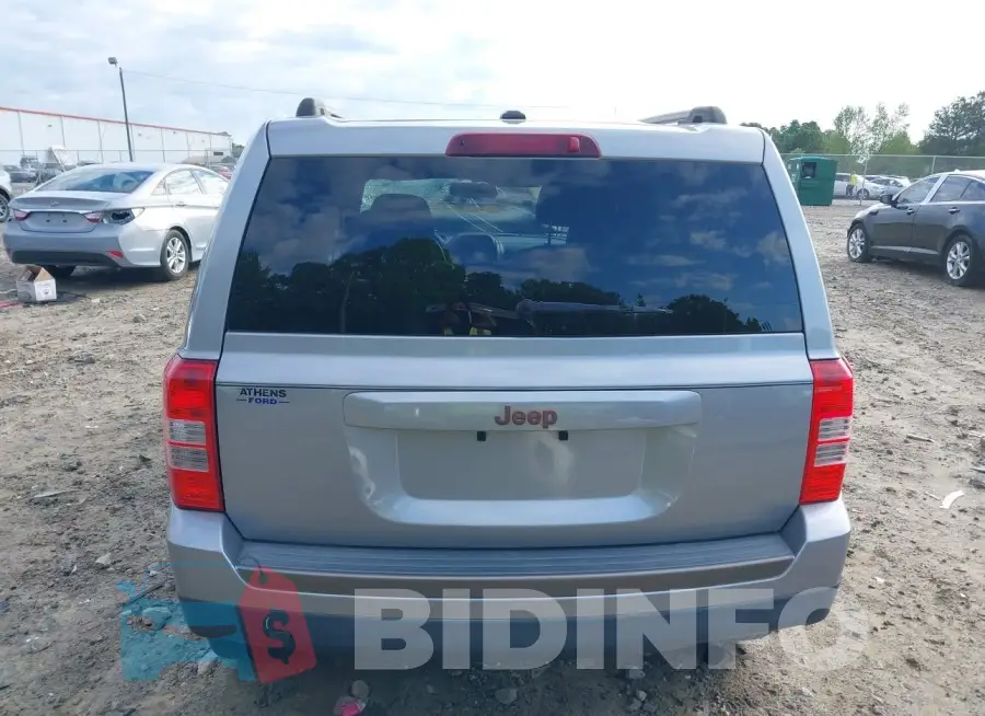 1C4NJPBB3GD679520 Photo# 16