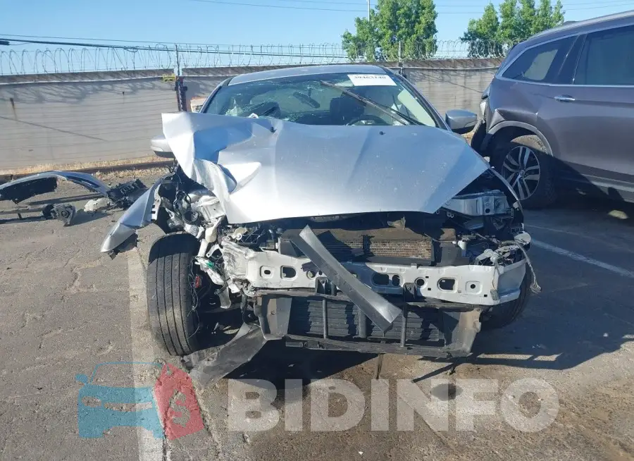 1FADP3F2XGL372886 Photo# 13