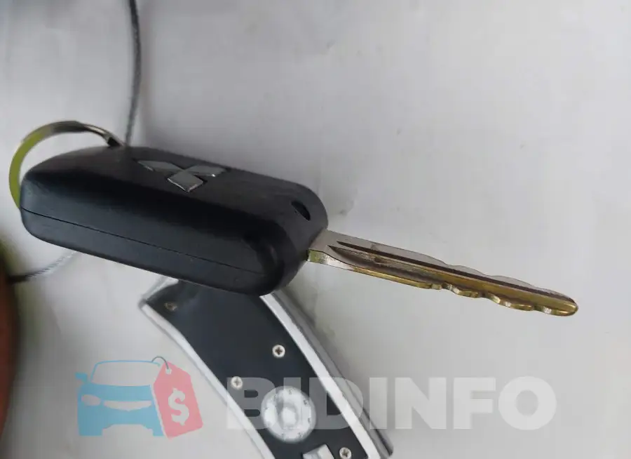 ML32F3FJ6HHF06766 Photo# 11