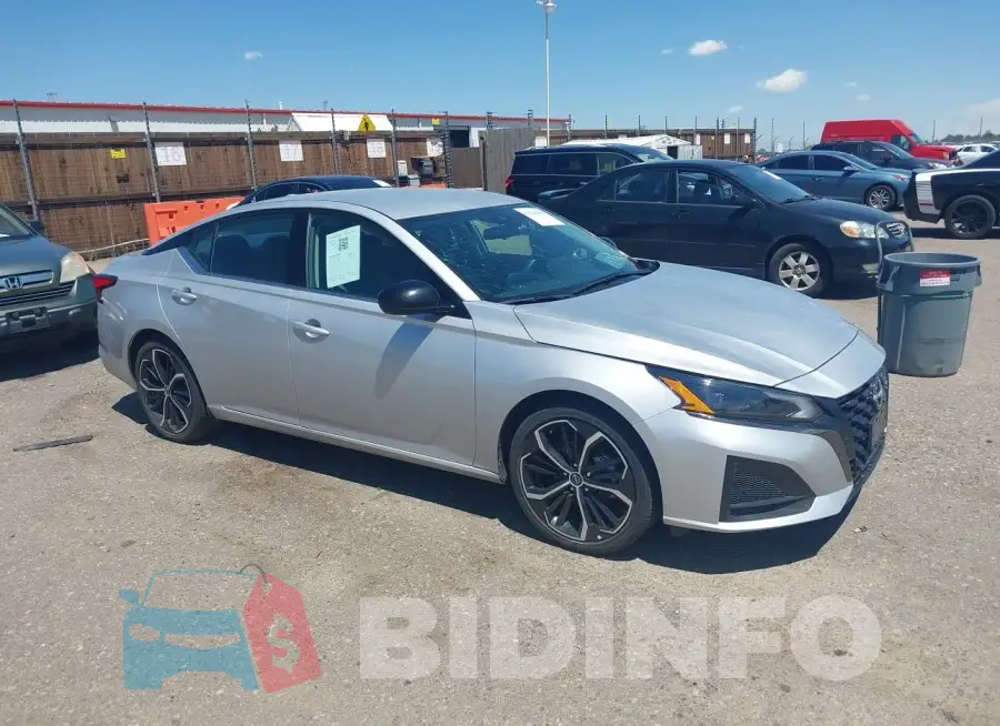 1N4BL4CV5PN393074 Photo# 1