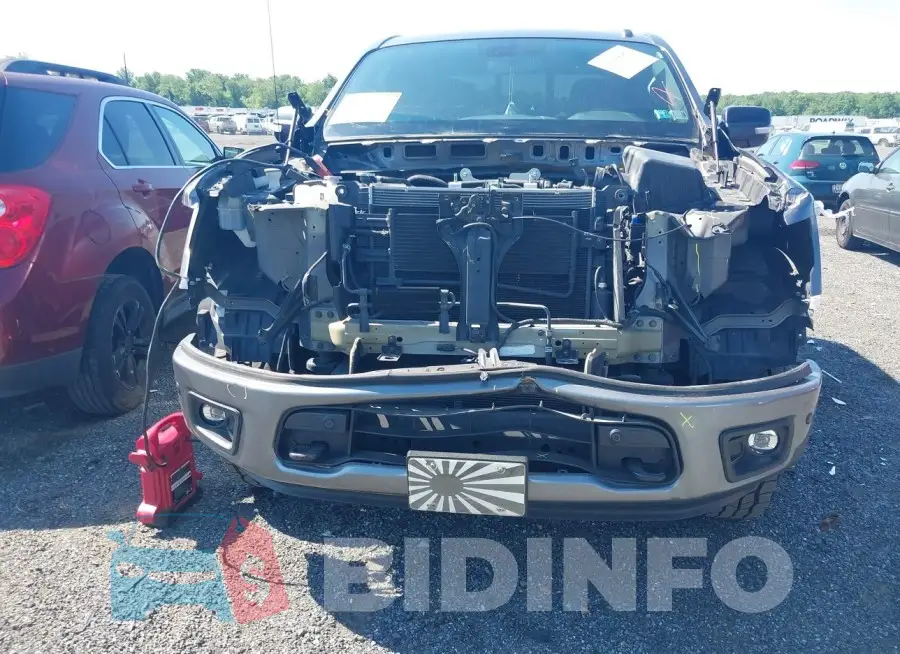 1N6AA1E52JN536137 Photo# 6