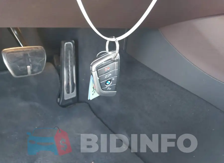 WBAJA5C36HG455892 Photo# 11