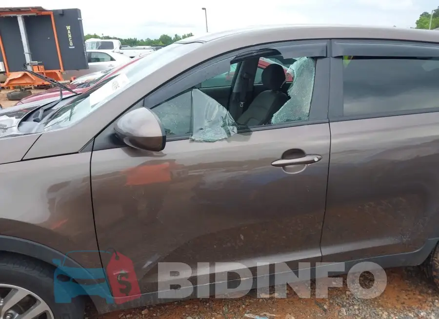 KNDPB3AC2F7673827 Photo# 6