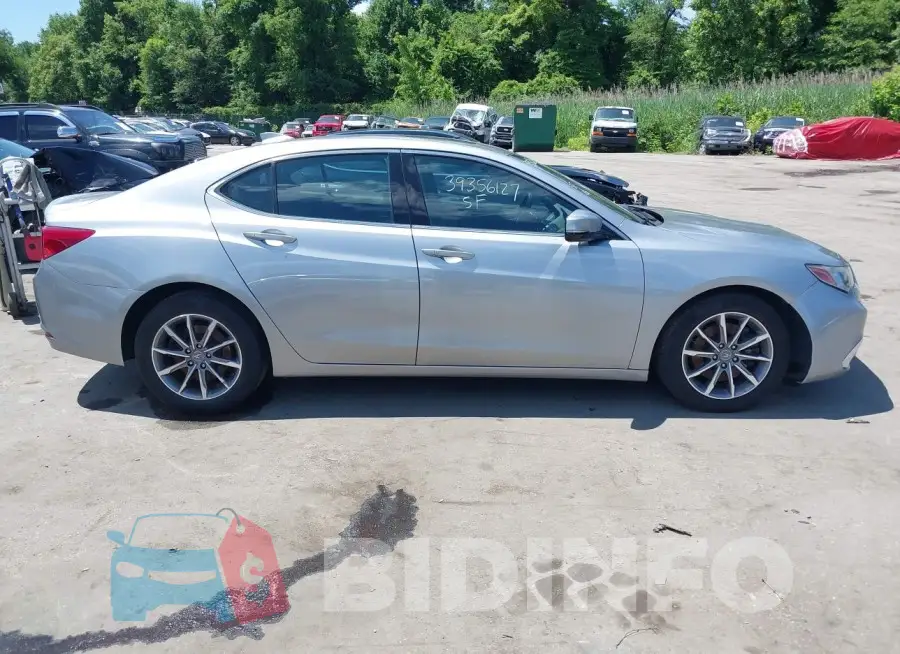 19UUB1F35JA008739 Photo# 14