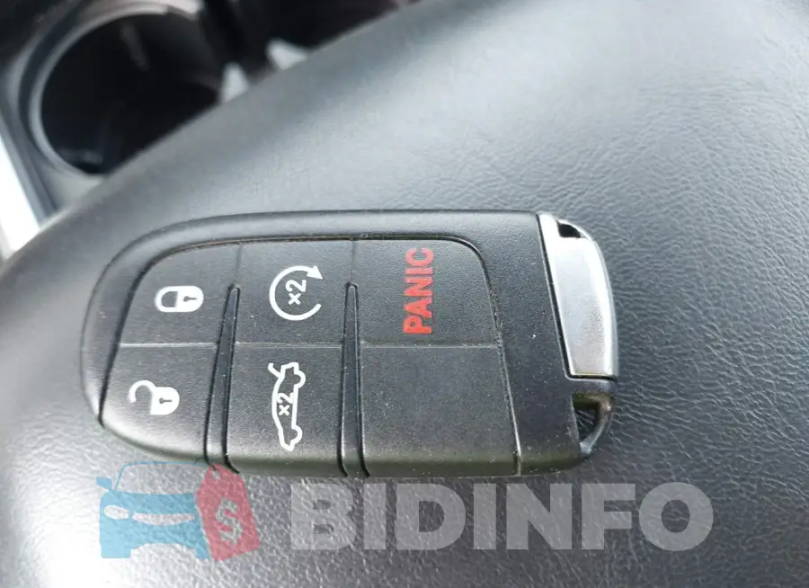 2C3CDXJG4FH500998 Photo# 11