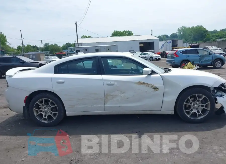 2C3CDXJG4FH500998 Photo# 13