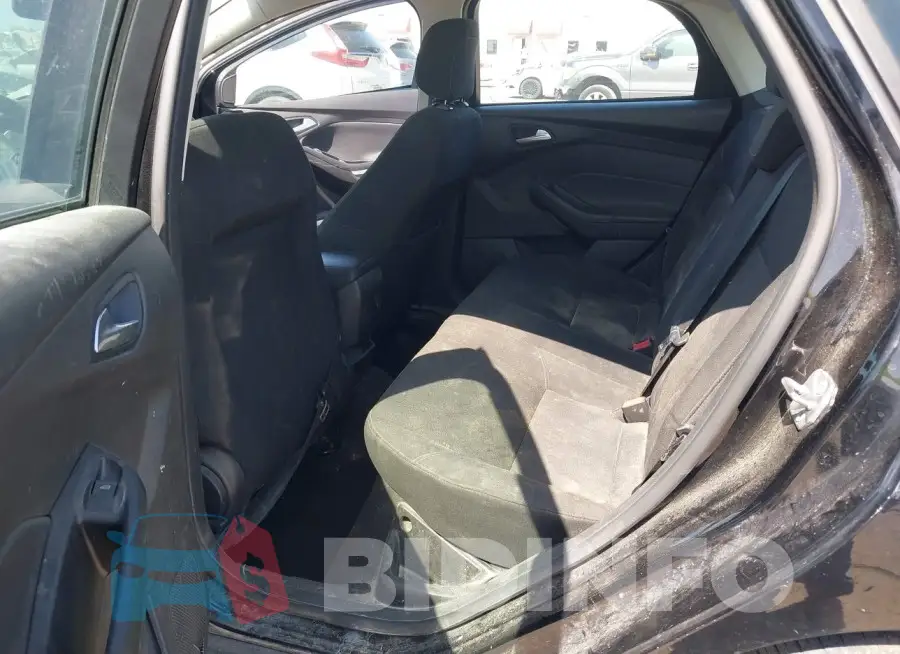1FADP3F25JL321819 Photo# 8
