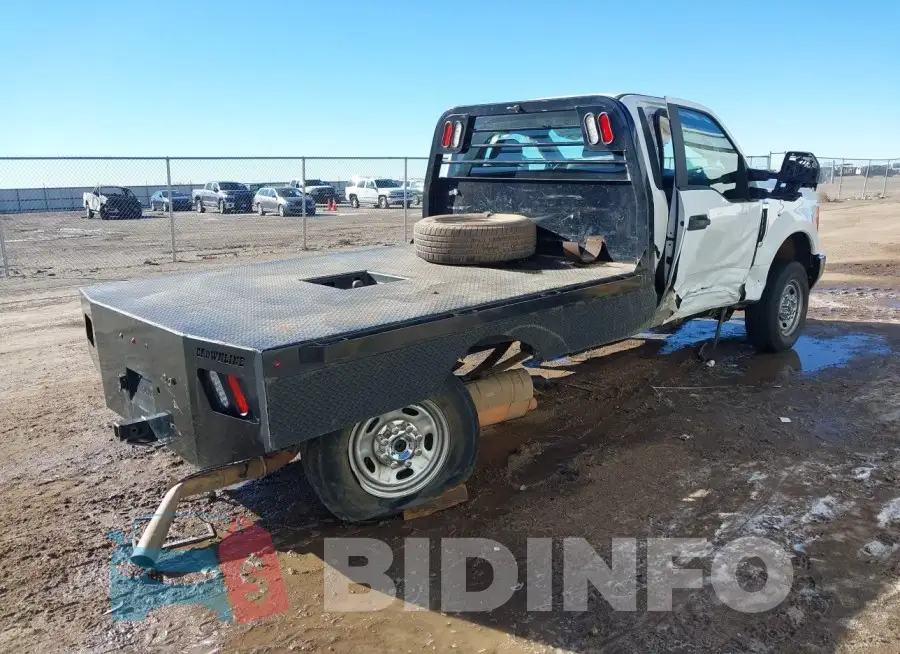 1FTBF2B64HEE58708 Photo# 4