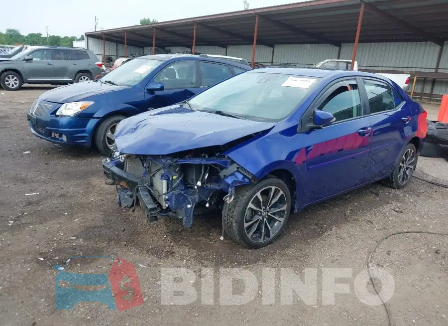 2T1BURHEXJC972813 Photo# 2