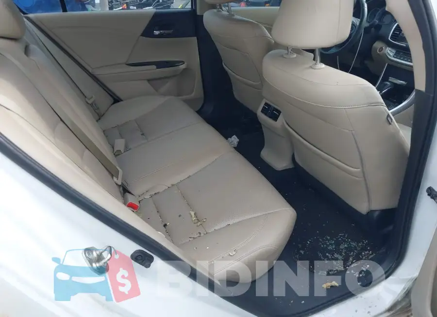 1HGCR2F86FA155572 Photo# 8