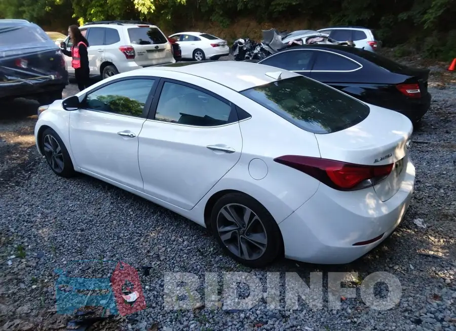 5NPDH4AE8FH582243 Photo# 3