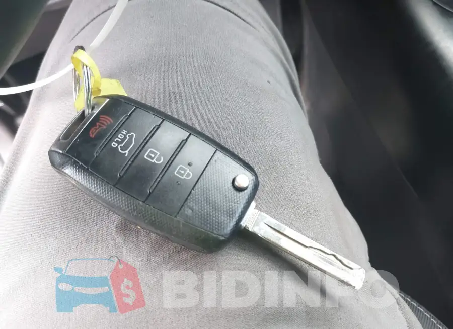 KNDJP3A5XJ7517858 Photo# 11
