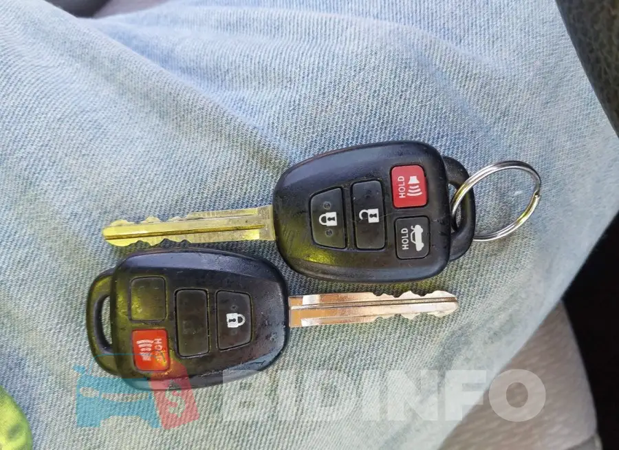 2T1BURHE8FC355188 Photo# 11